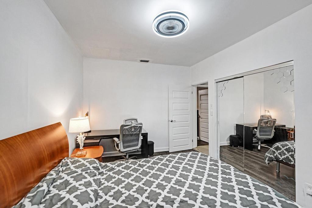 Hollywood 1-21 B - Residential Lease