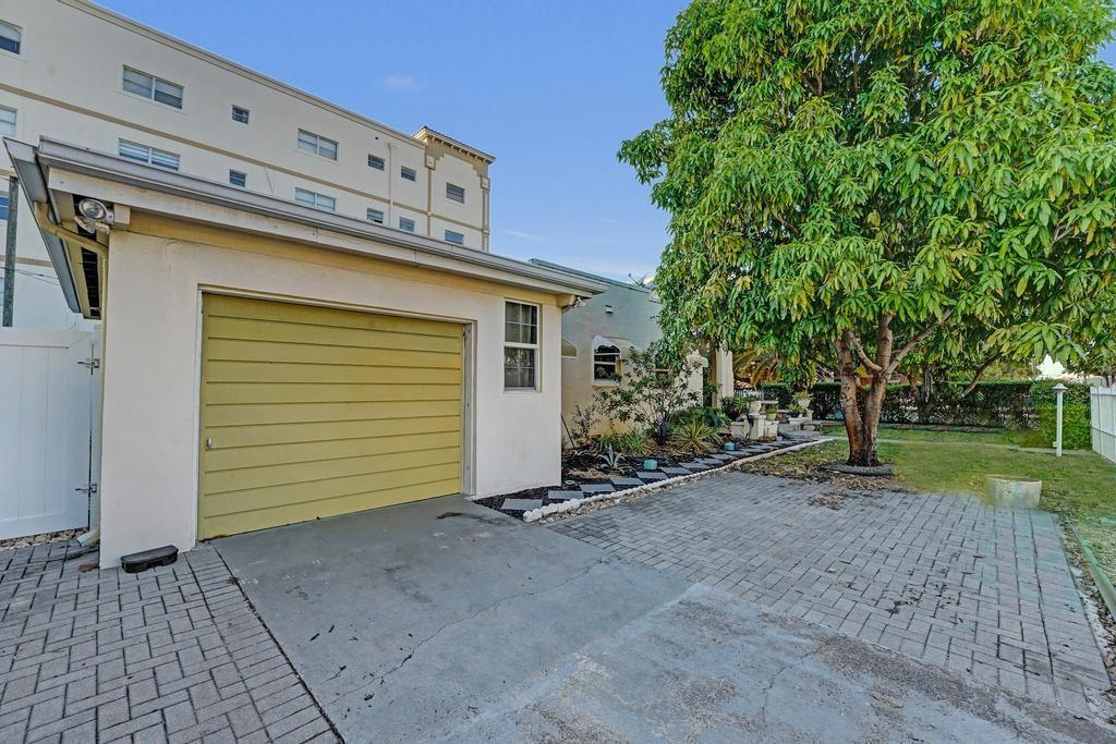 Hollywood 1-21 B - Residential Lease