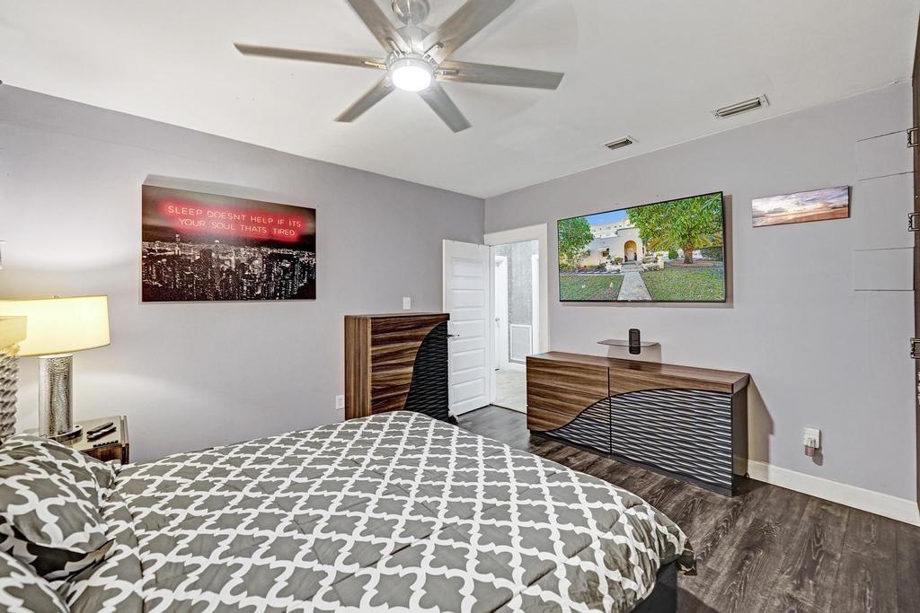 Hollywood 1-21 B - Residential Lease