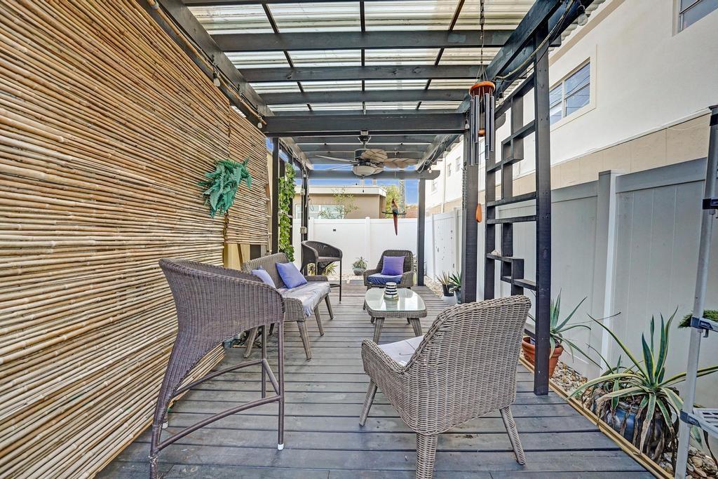 Hollywood 1-21 B - Residential Lease