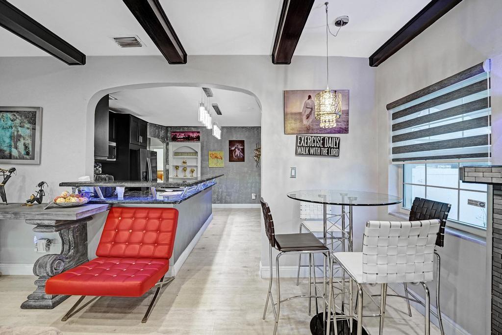 Hollywood 1-21 B - Residential Lease