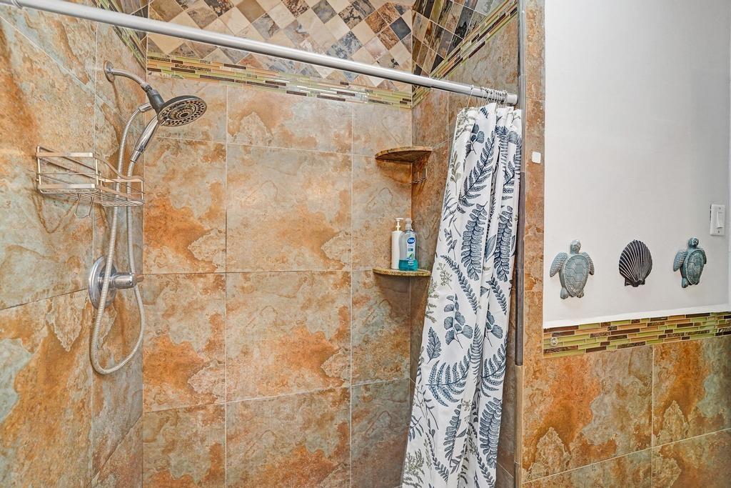 Hollywood 1-21 B - Residential Lease