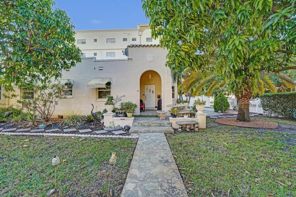 Hollywood 1-21 B - Residential Lease