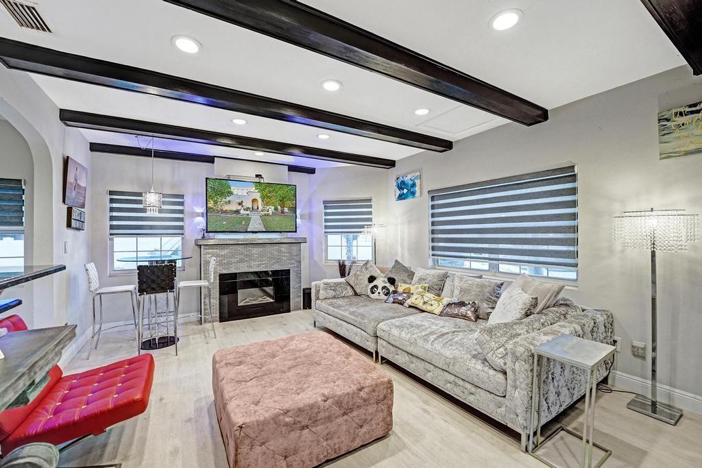 Hollywood 1-21 B - Residential Lease