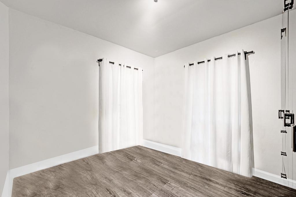 Hollywood 1-21 B - Residential Lease