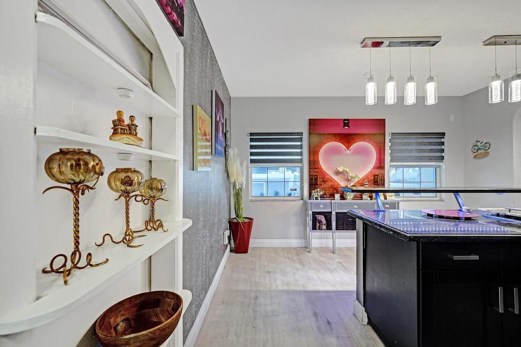 Hollywood 1-21 B - Residential Lease