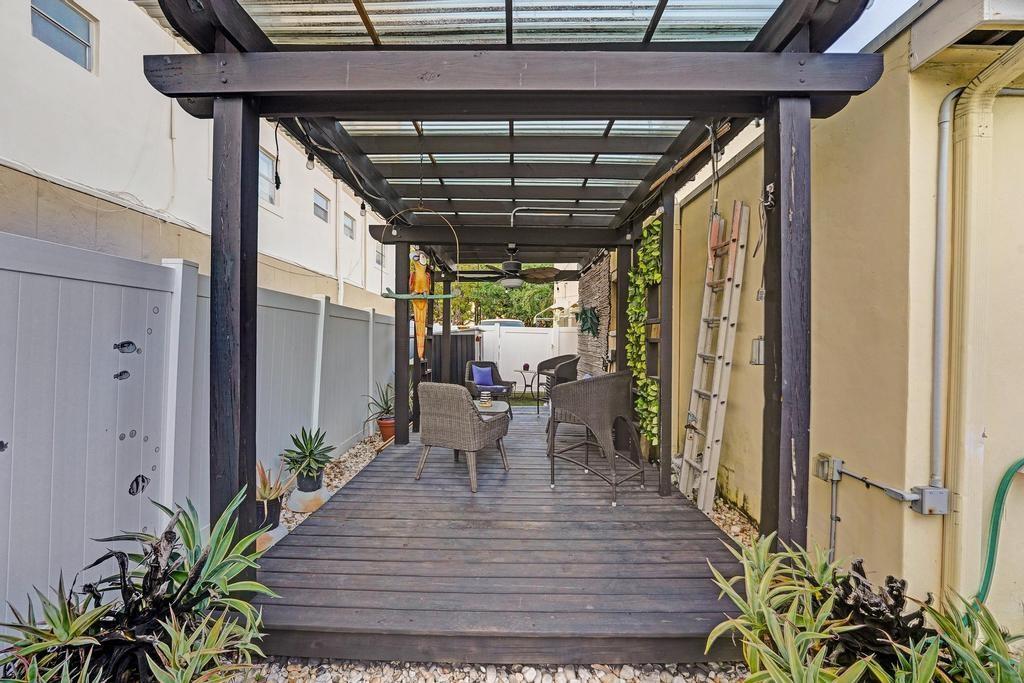 Hollywood 1-21 B - Residential Lease