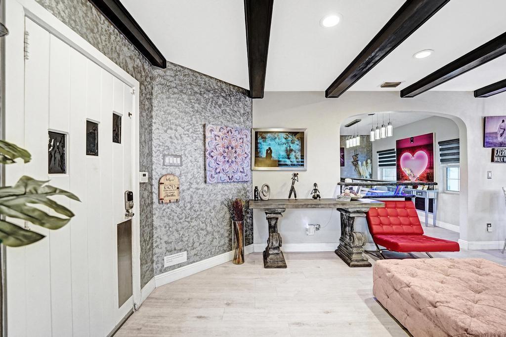 Hollywood 1-21 B - Residential Lease