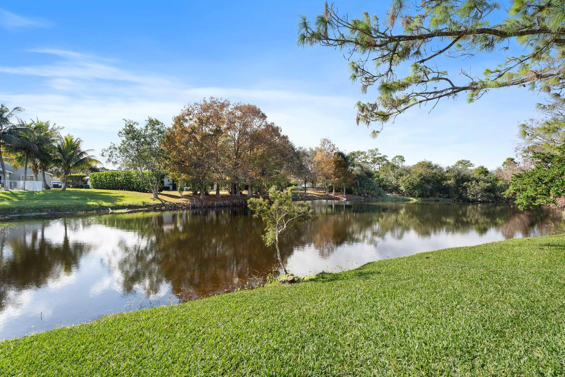 5196 SW Hammock Creek Drive