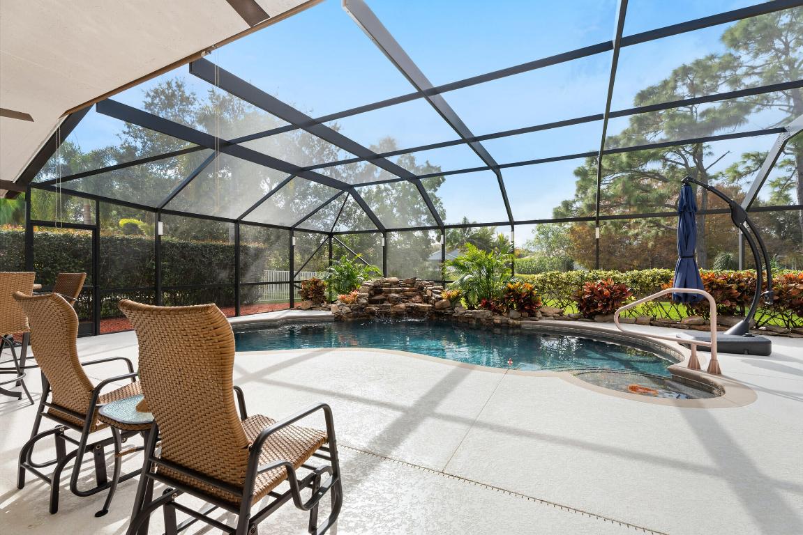 5196 SW Hammock Creek Drive