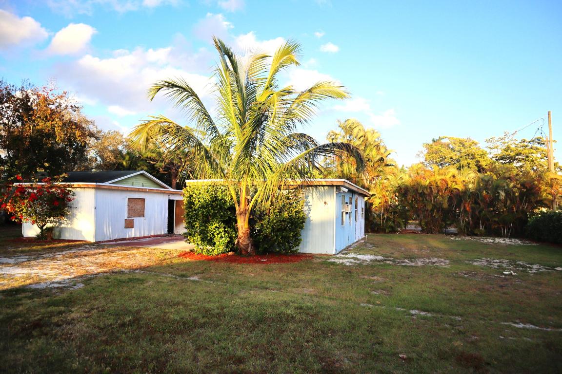 5035 SE Horizon Avenue