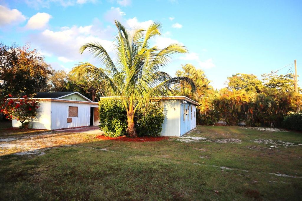 Photo of 5035 SE Horizon Avenue, Stuart, FL 34997 (MLS # R11157453)