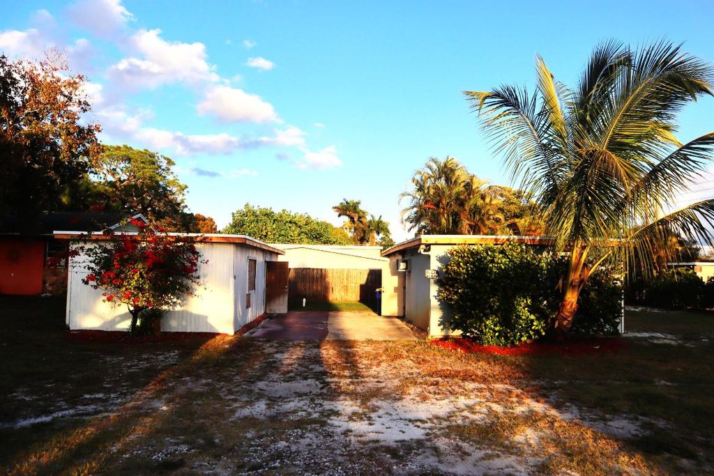 Photo of 5035 SE Horizon Avenue, Stuart, FL 34997 (MLS # R11157453)