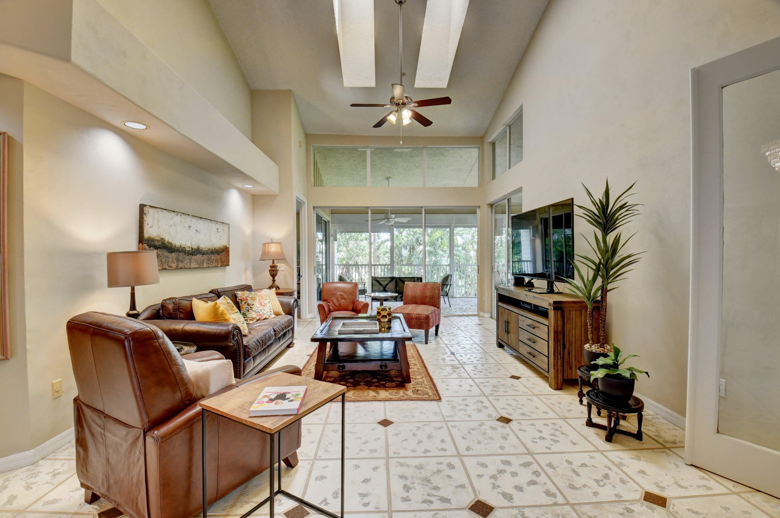 CLUBSIDE POINTE - Residential Lease