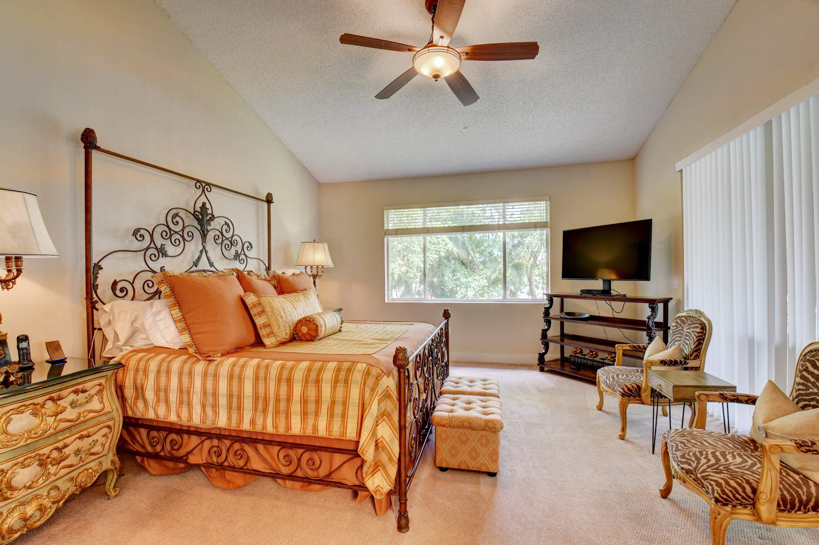 CLUBSIDE POINTE - Residential Lease