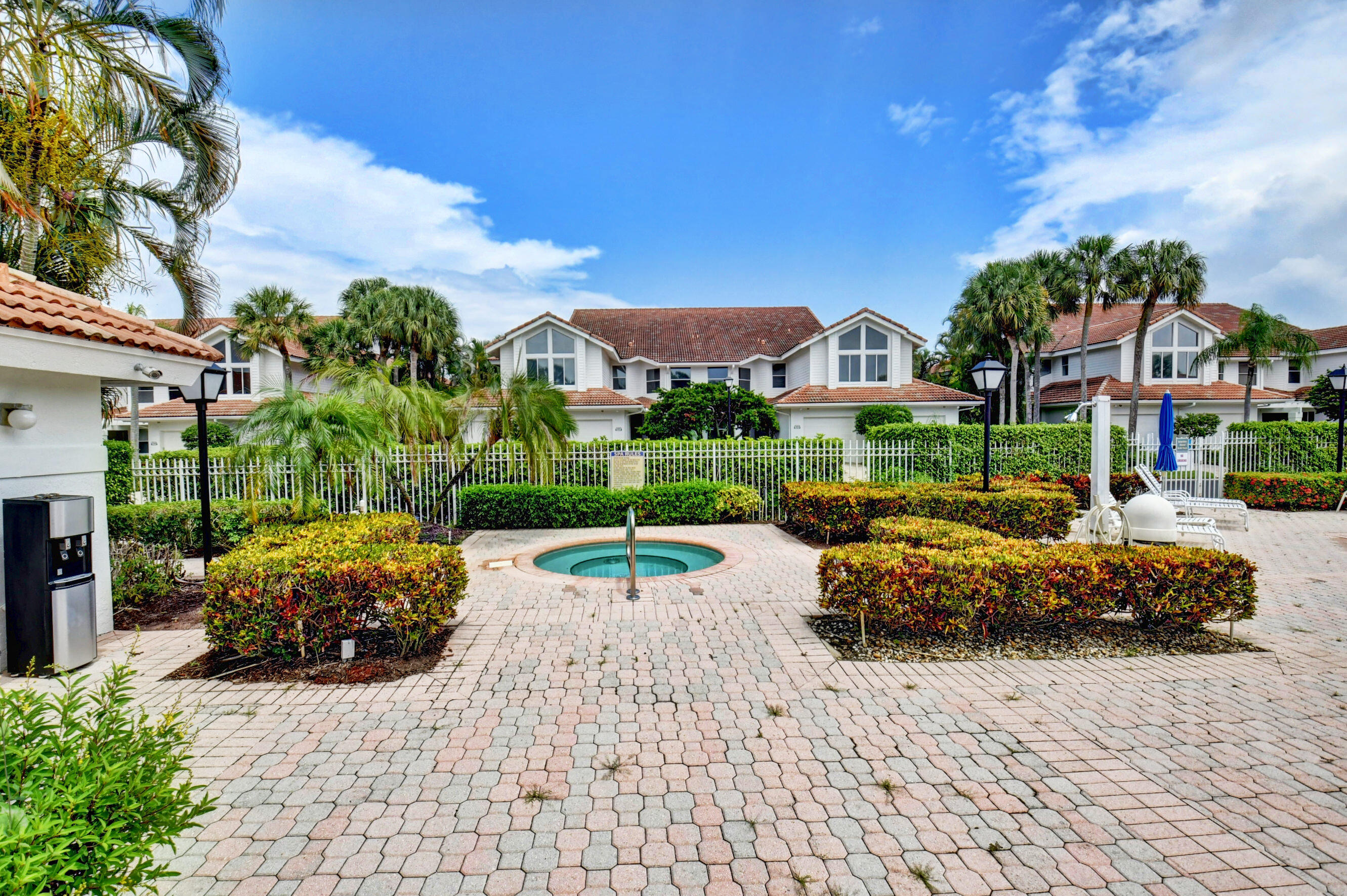 CLUBSIDE POINTE - Residential Lease