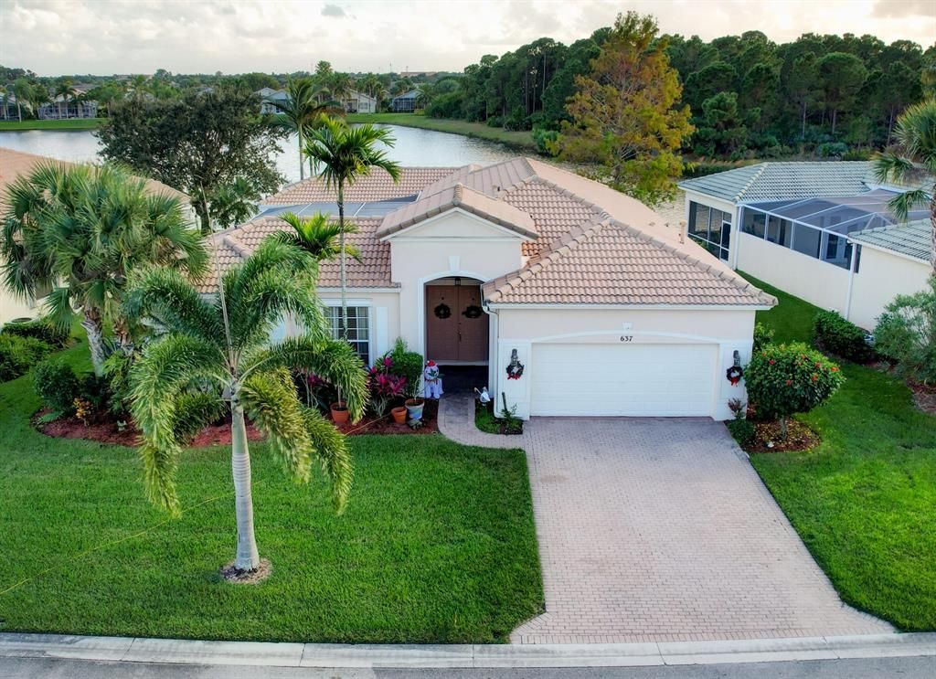 Photo of 637 SW Long Key Court Ct, Port St Lucie, FL 34986 (MLS # R10765198)