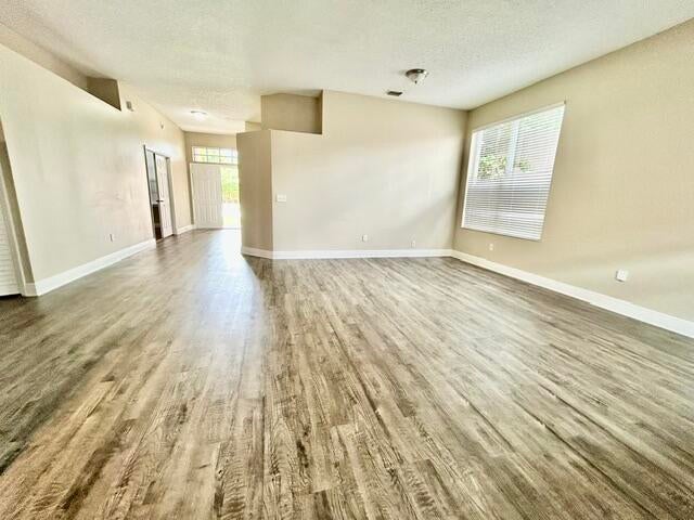 1182 AVIARY Road