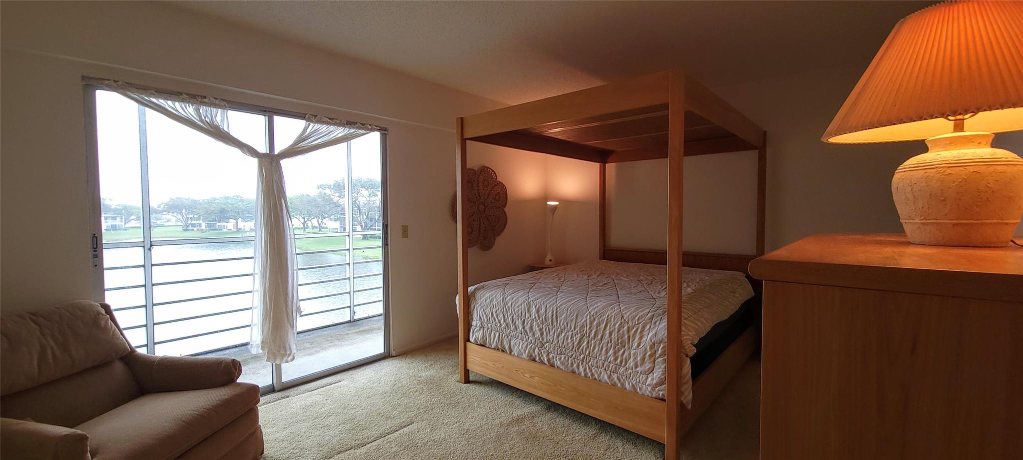 View photos, virtual tours, details... 160 Fanshaw D 160