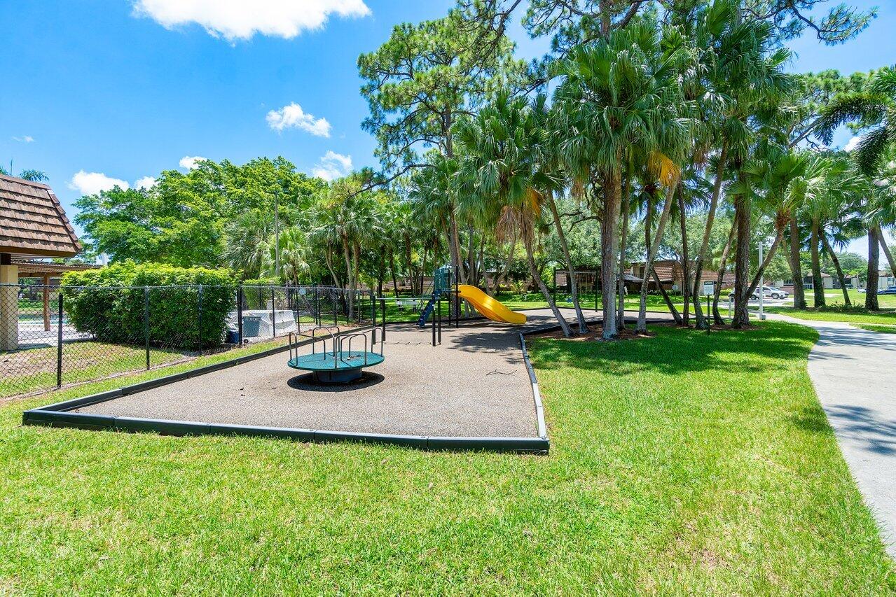 SHERWOOD LAKES - Residential