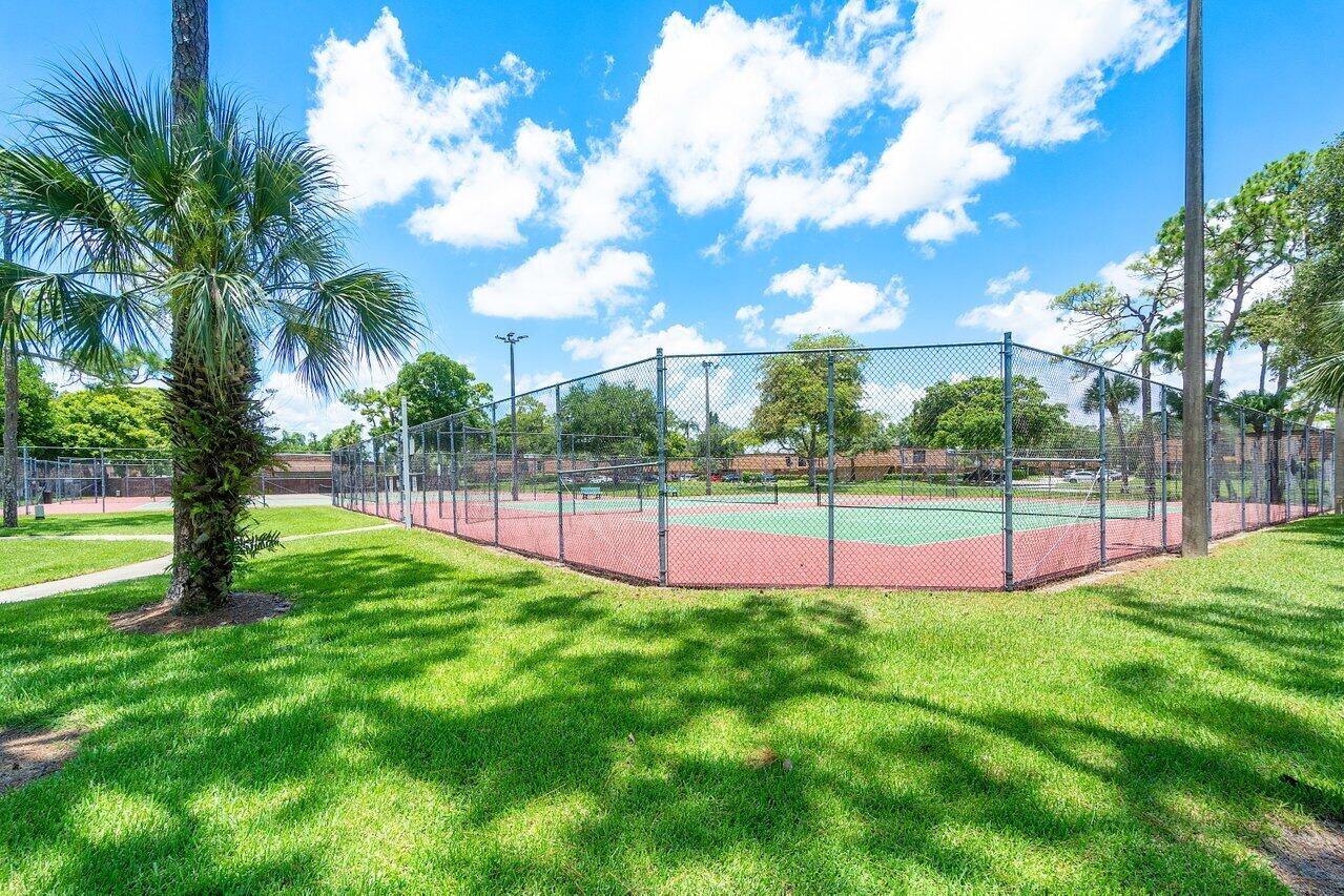 SHERWOOD LAKES - Residential