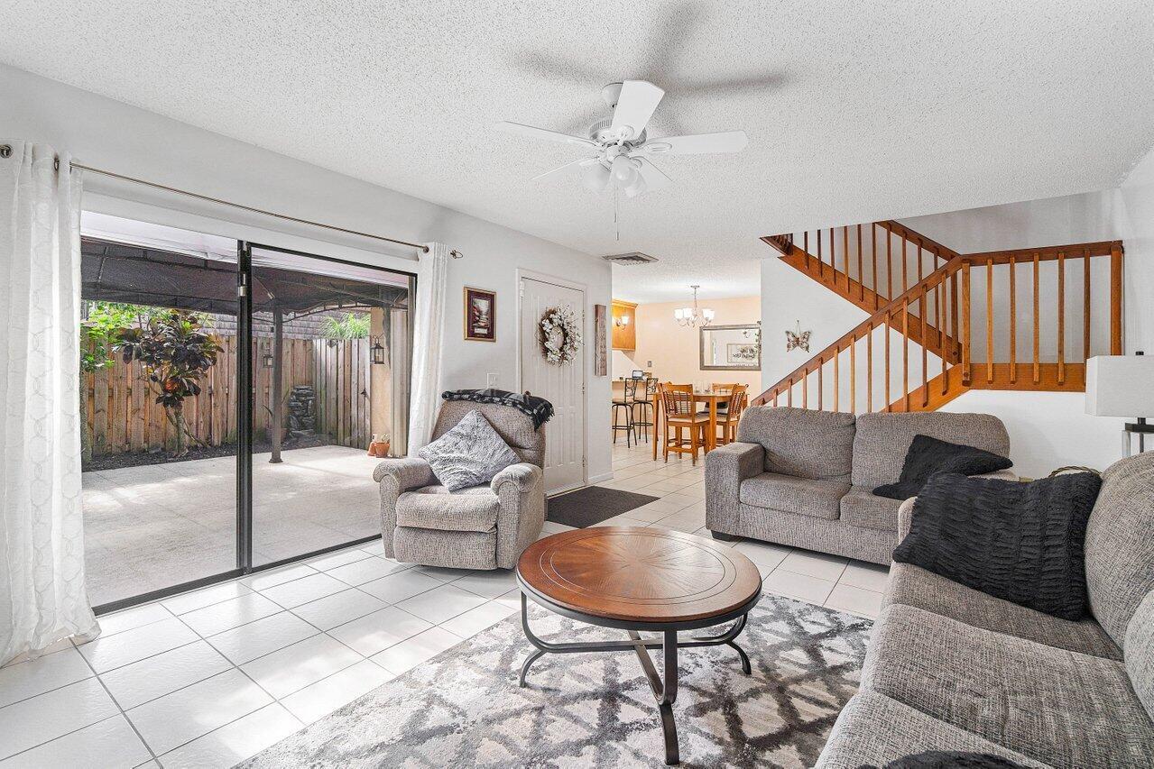 SHERWOOD LAKES - Residential