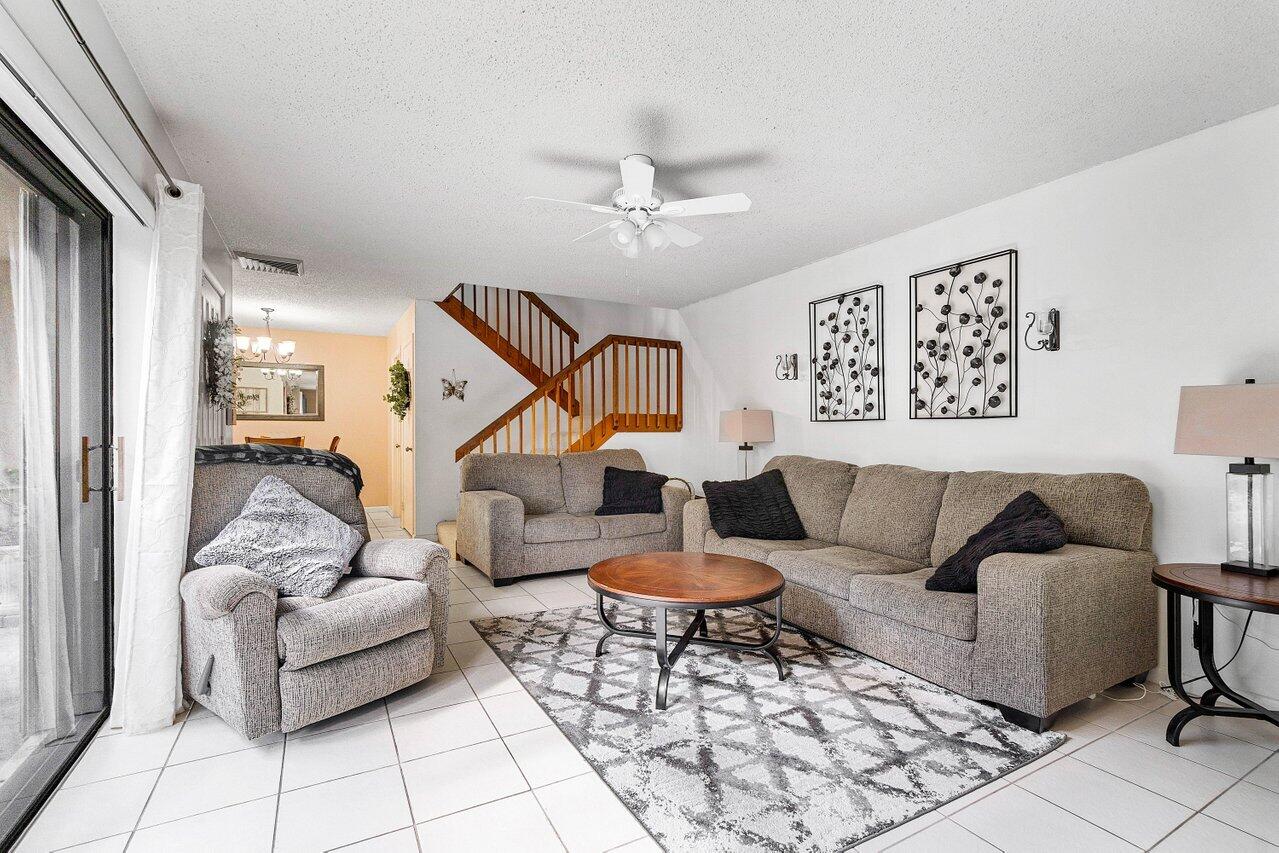 SHERWOOD LAKES - Residential