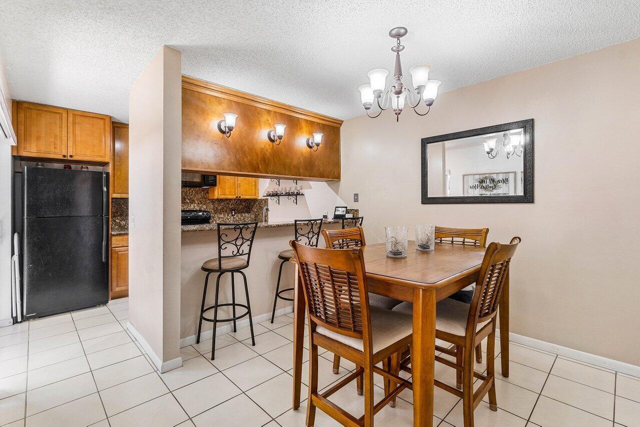 SHERWOOD LAKES - Residential