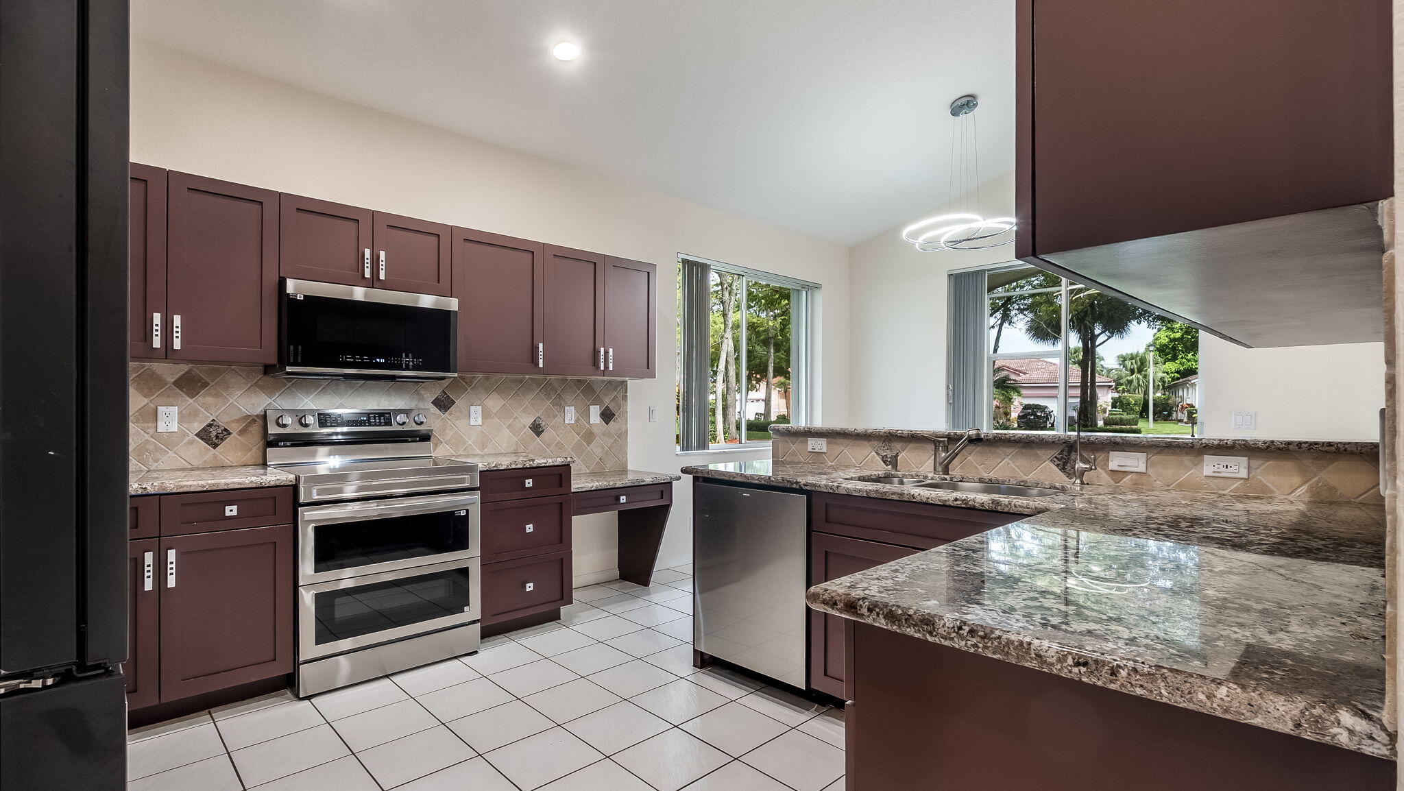8754 NW 75th Place, Tamarac FL 33321