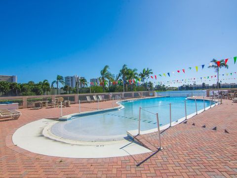 A home in Hutchinson Island