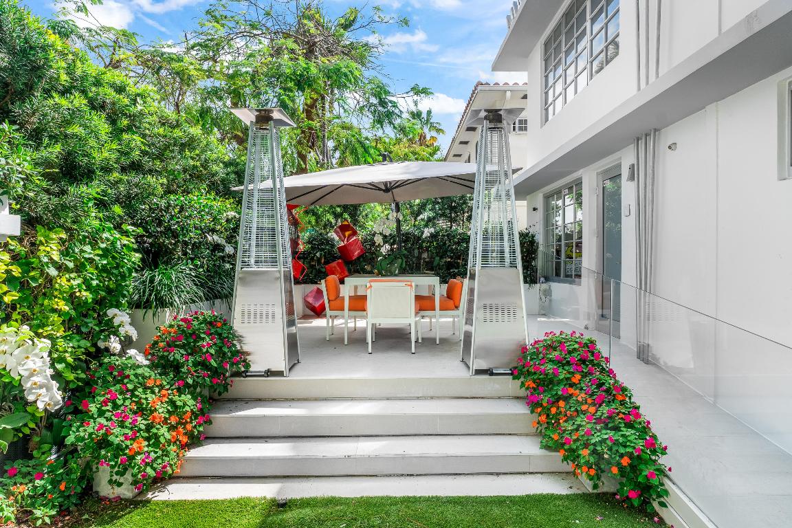 LINCOLN ROAD VILLAS SOUTH - Residential