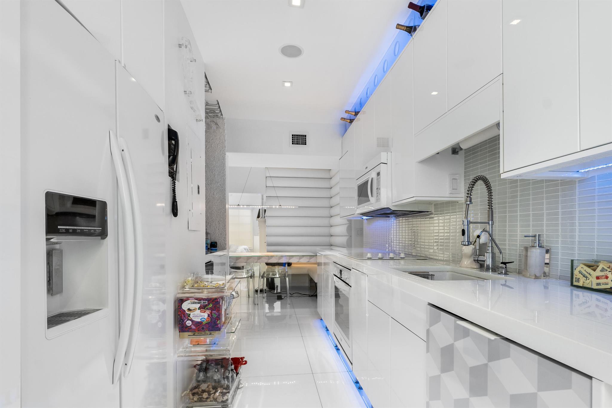 LINCOLN ROAD VILLAS SOUTH - Residential