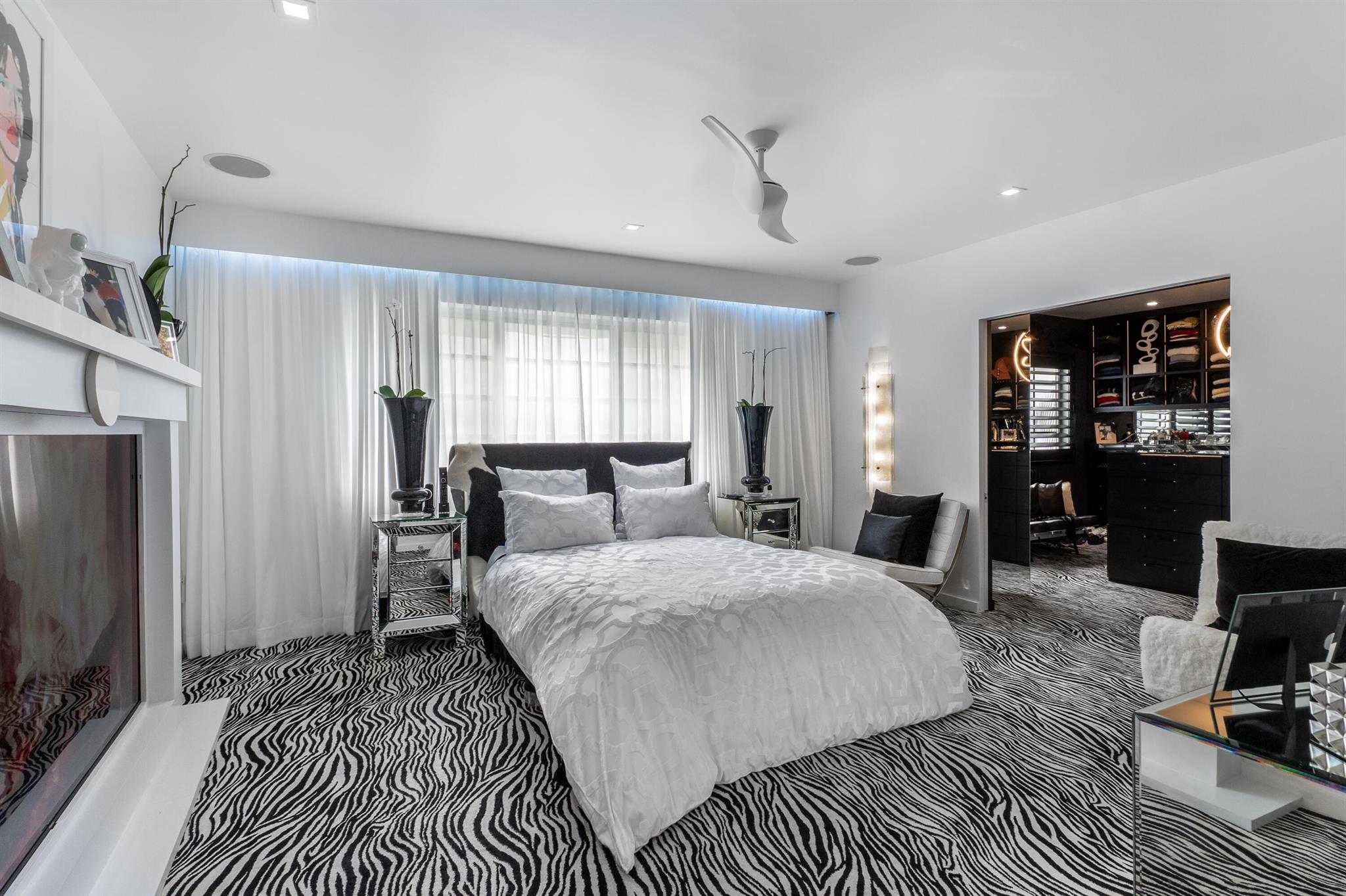 LINCOLN ROAD VILLAS SOUTH - Residential