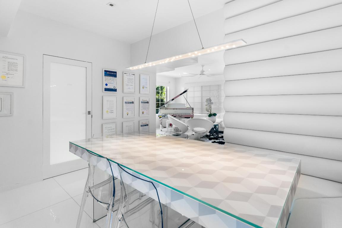 LINCOLN ROAD VILLAS SOUTH - Residential