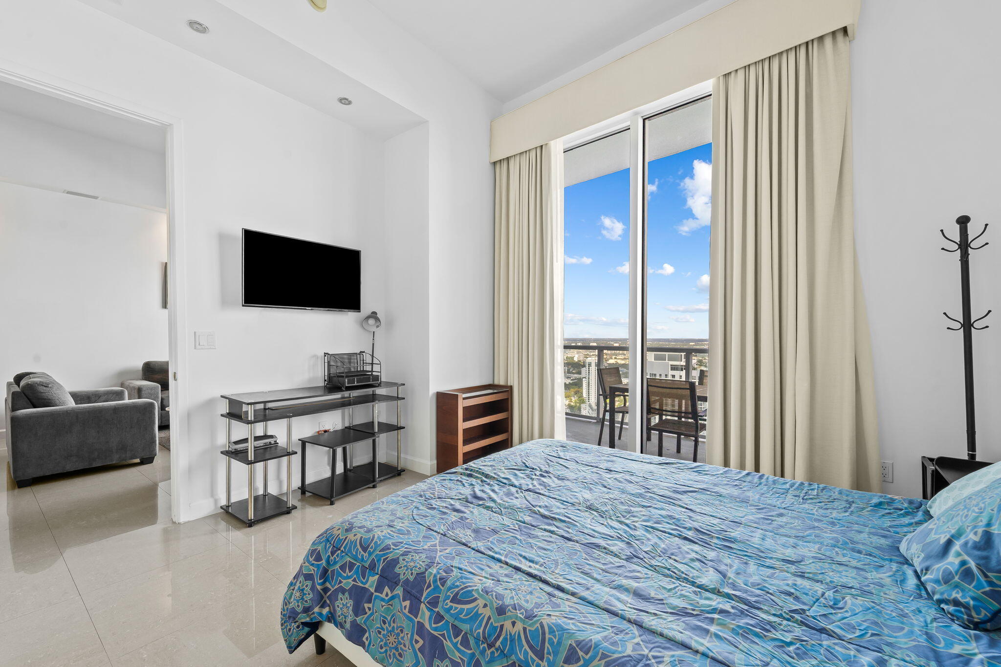 LATITUDE ON THE RIVER CONDO - Residential Lease