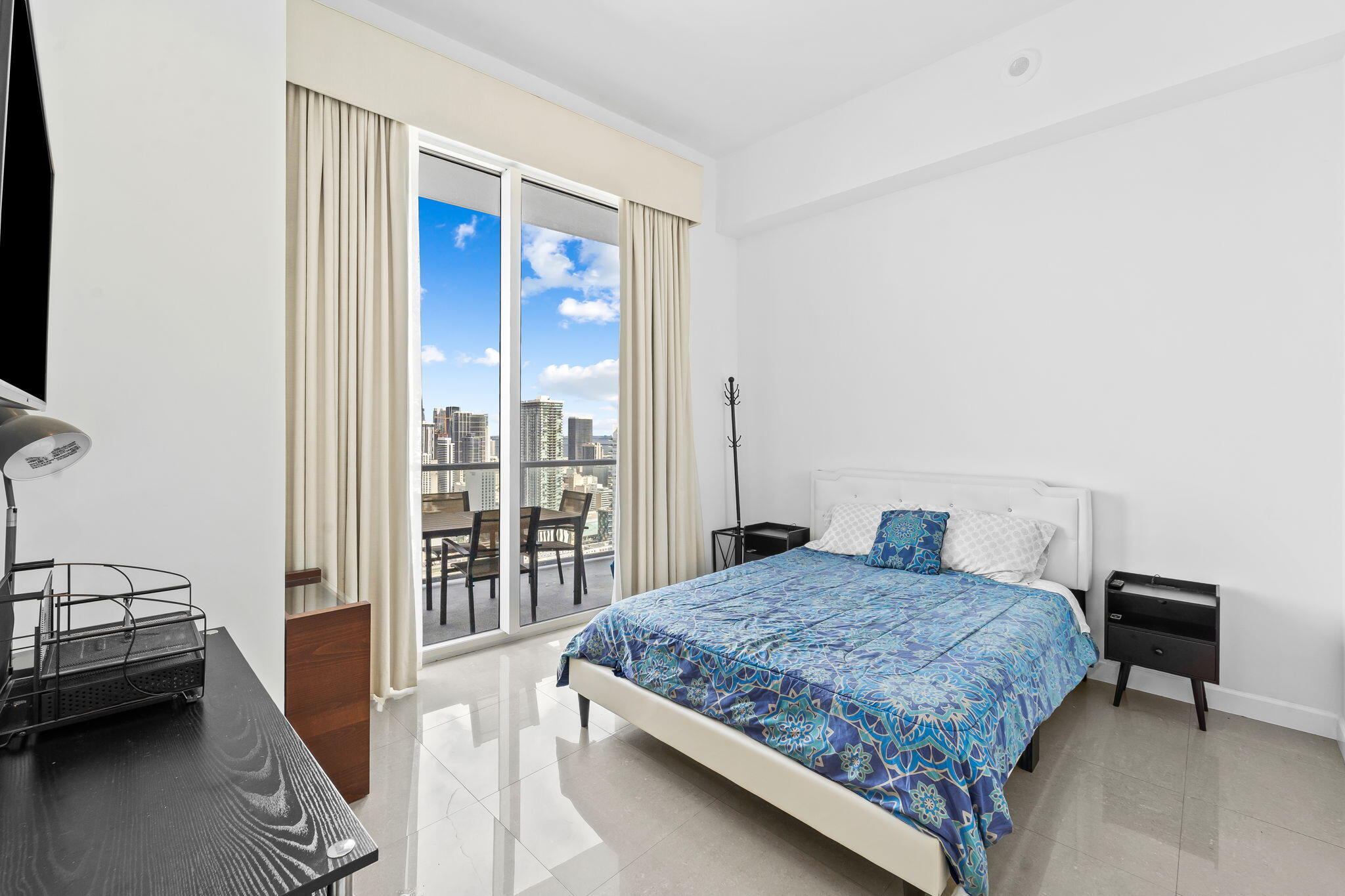 LATITUDE ON THE RIVER CONDO - Residential Lease