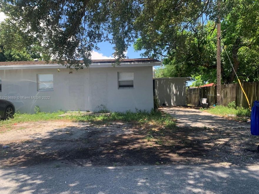 Discover the perfect blend of comfort and convenience in this beautifully maintained duplex. Enjoy a bright, open layout with plenty of room to relax or entertain, plus a dedicated laundry room for added ease.
Located in a prime Fort Lauderdale neighborhood close to shopping, dining, major highways, and the beach — everything you need is just minutes away!
? Section 8 and housing programs welcome