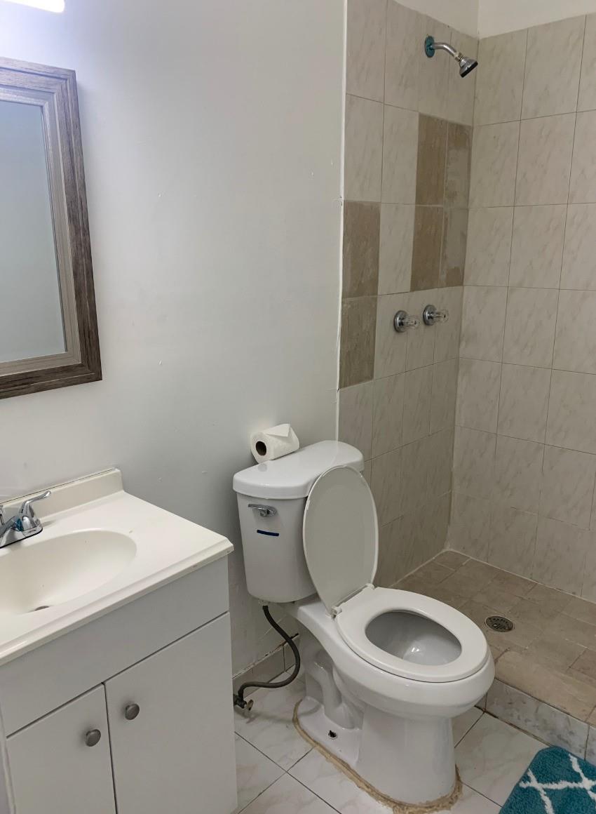 LINCOLN PARK FIFTH ADD - Residential Lease