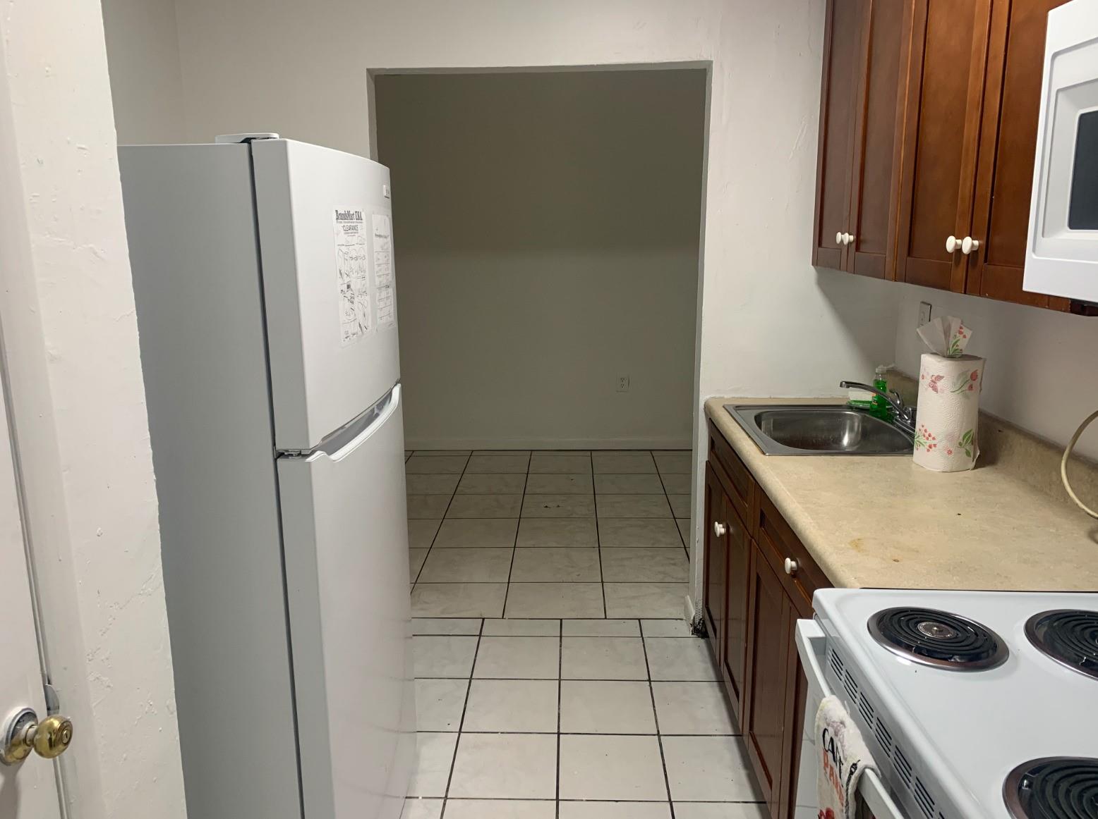 LINCOLN PARK FIFTH ADD - Residential Lease