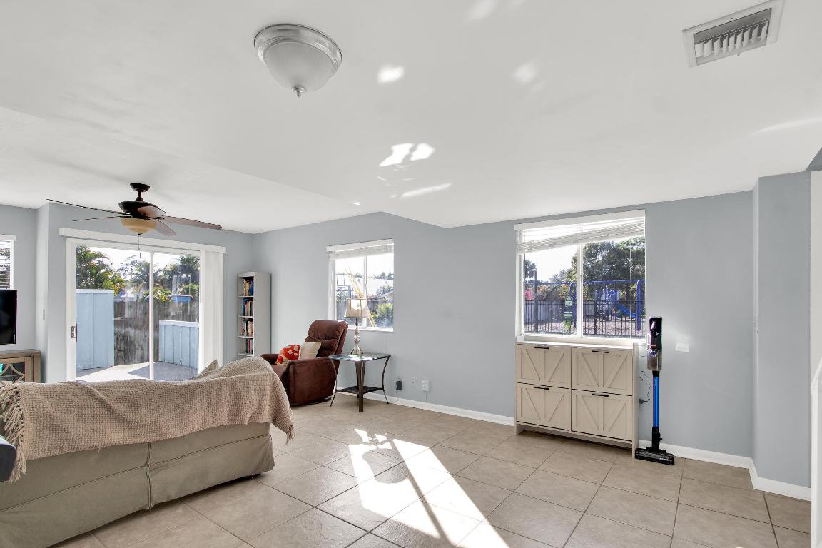 RIVERWALK 2 - Residential