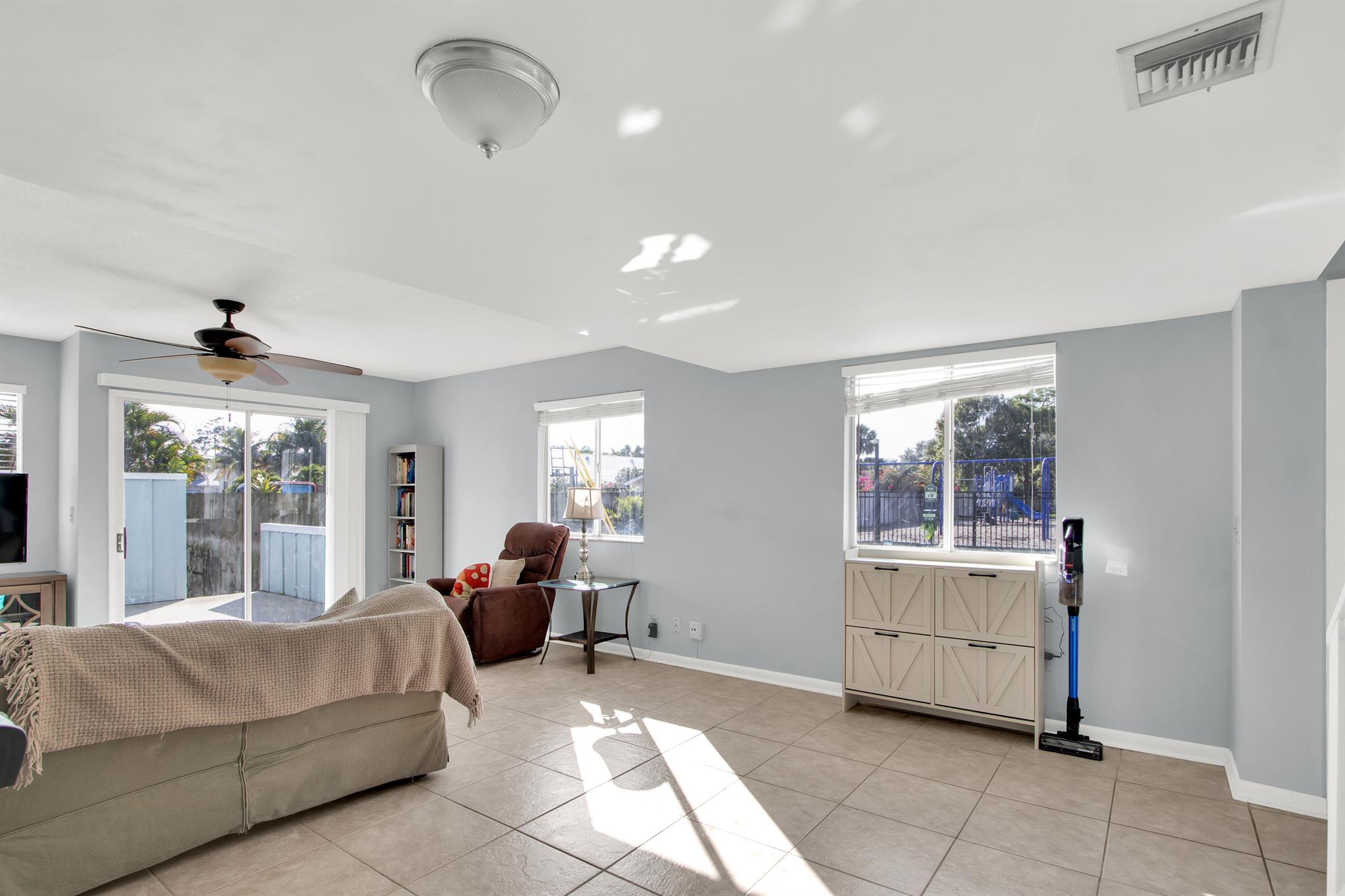 RIVERWALK 2 - Residential