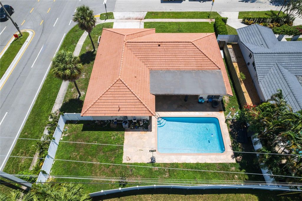 Photo of 601 SW 8th Terrace, Boca Raton, FL 33486 (MLS # F10413514)