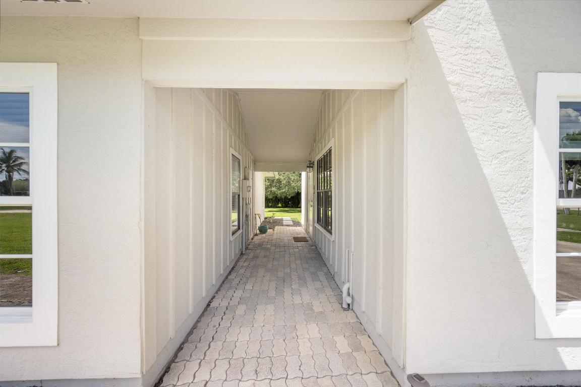 Palm Beach Country Estates - Residential