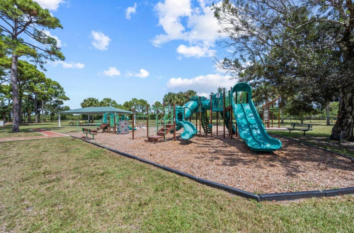 Palm Beach Country Estates - Residential