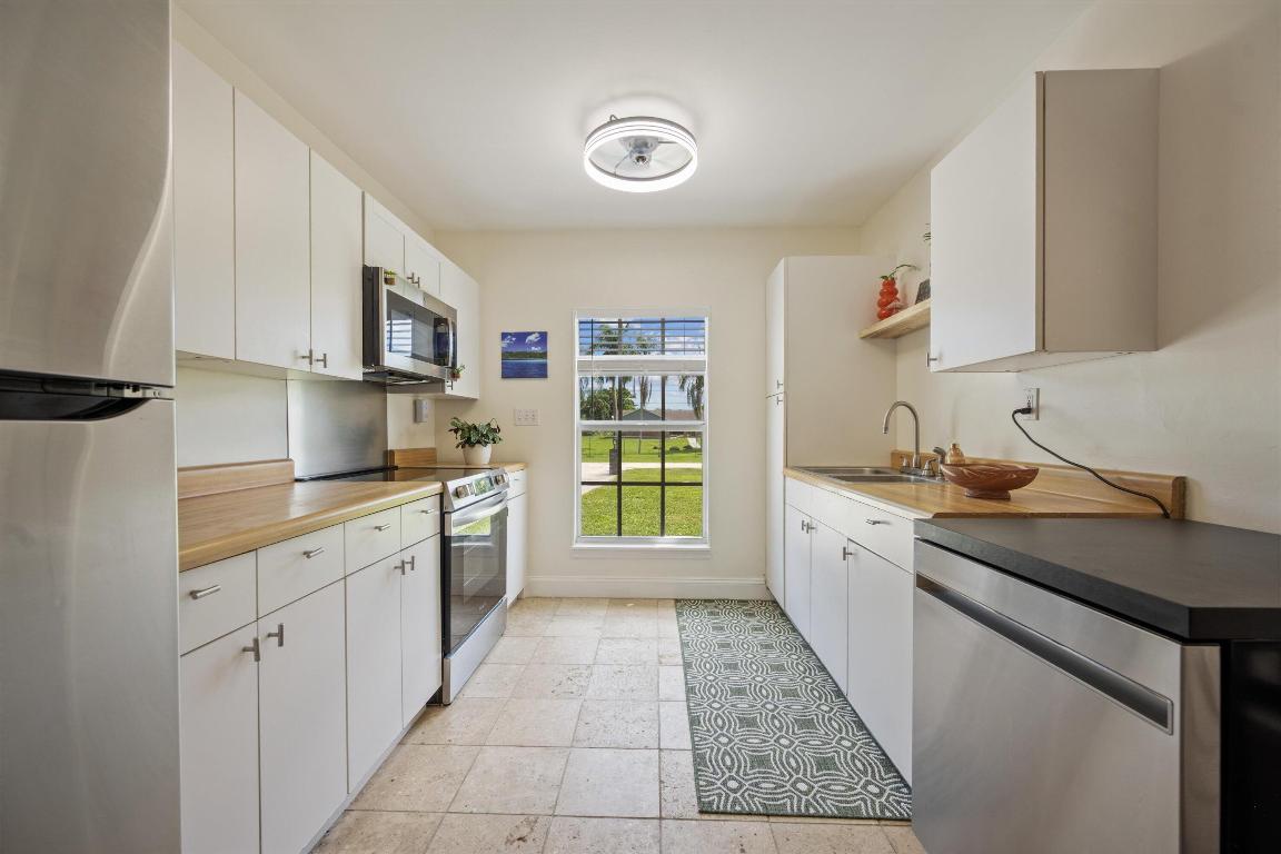 Palm Beach Country Estates - Residential