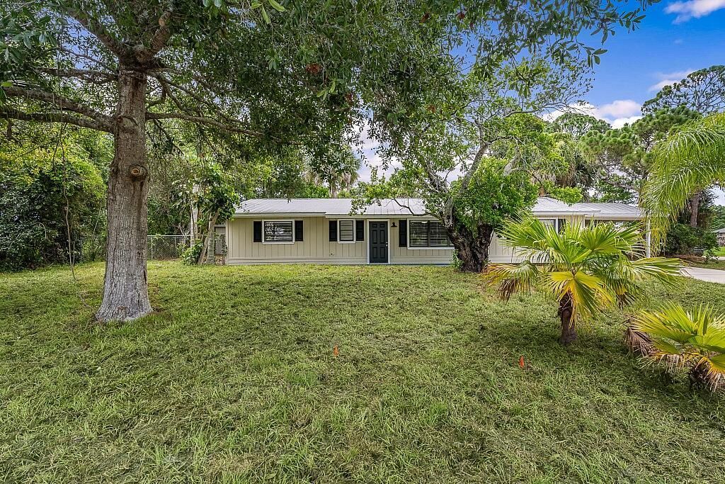 Photo of 141 Easy Street, Sebastian, FL 32958 (MLS # R11004464)