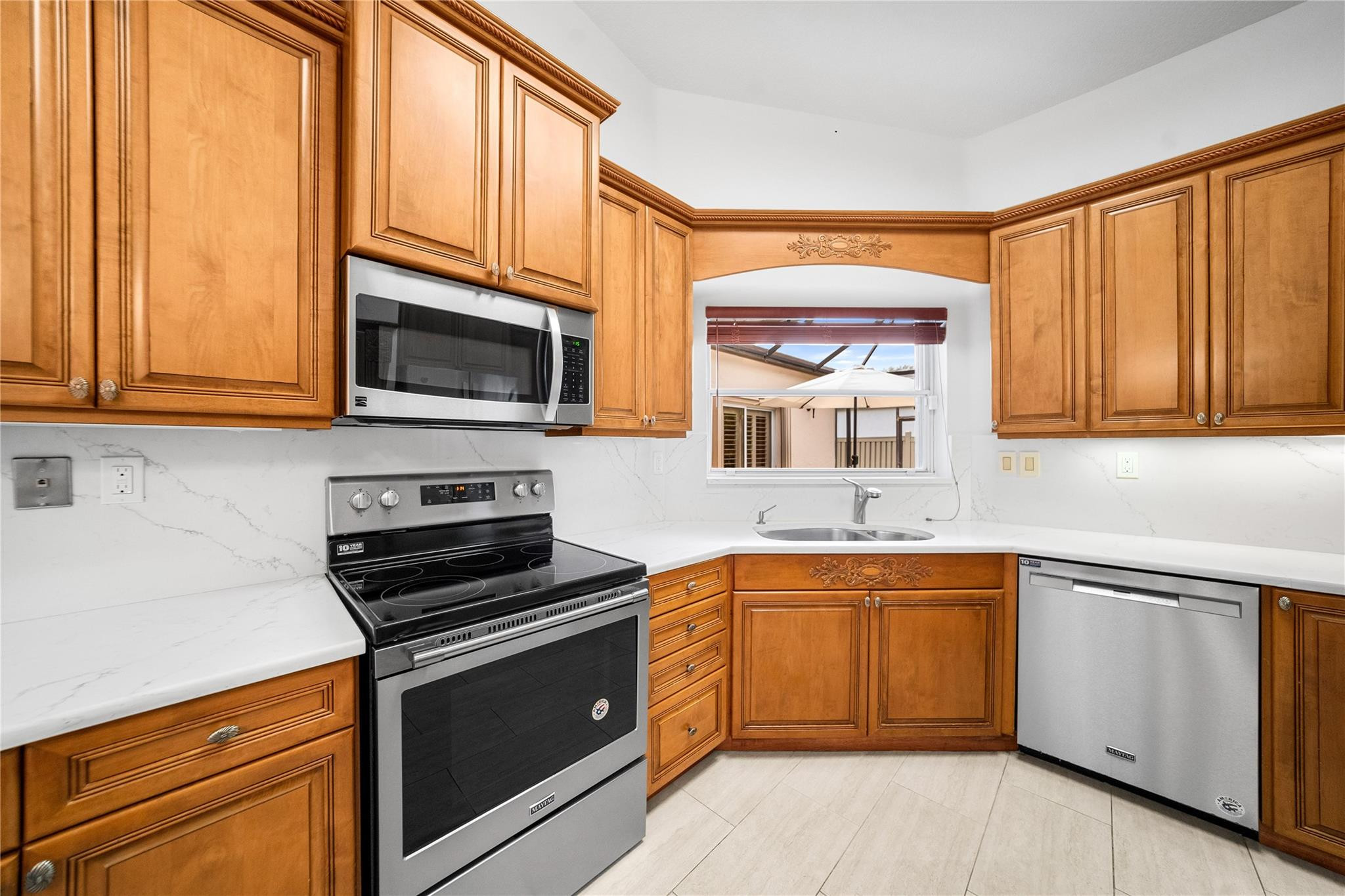 6558 Abbey Road, Parkland, FL, 33067/$539,900 3 6558 Abbey Road