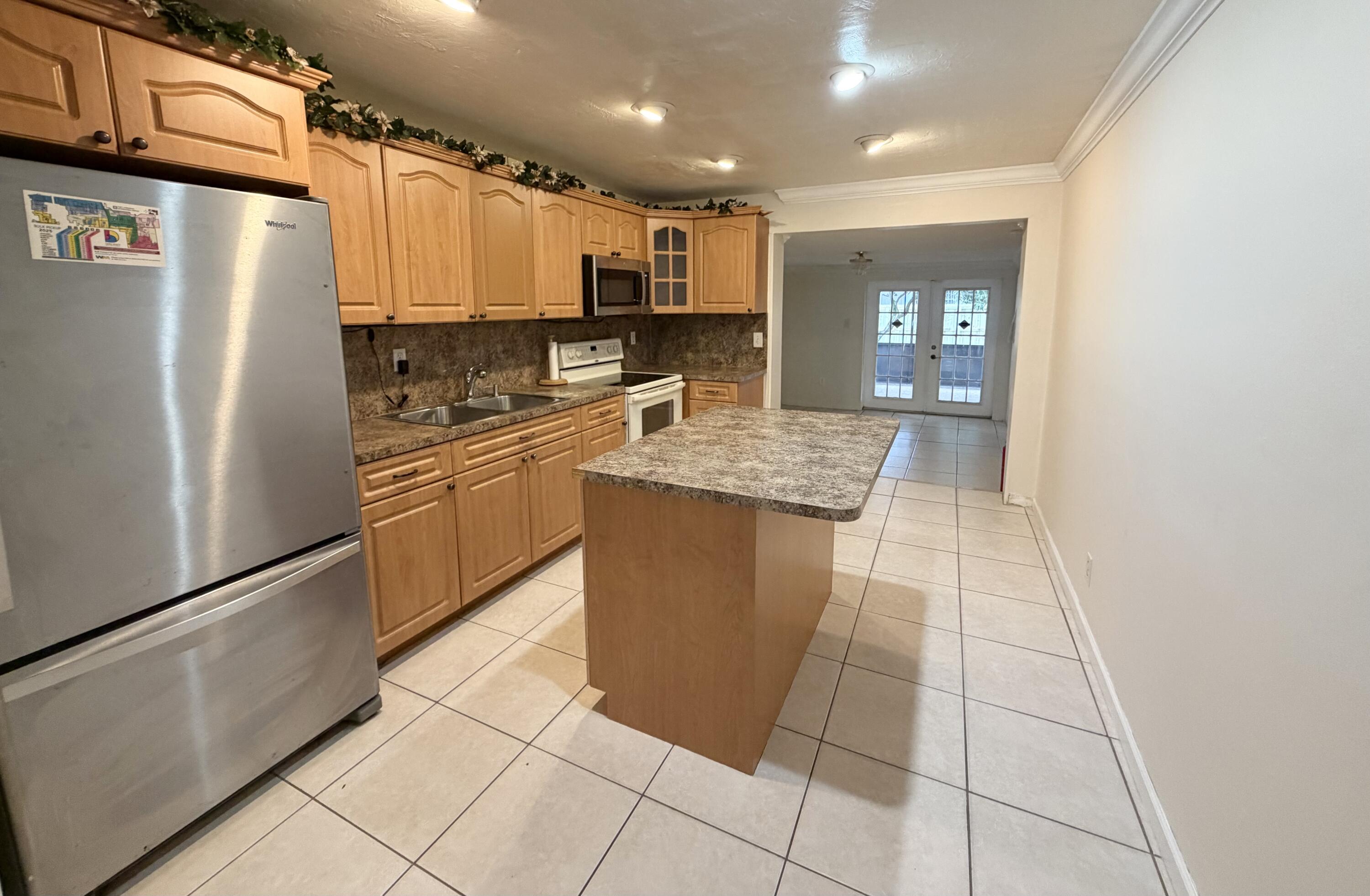 PLAYLAND ISLES - Residential Lease