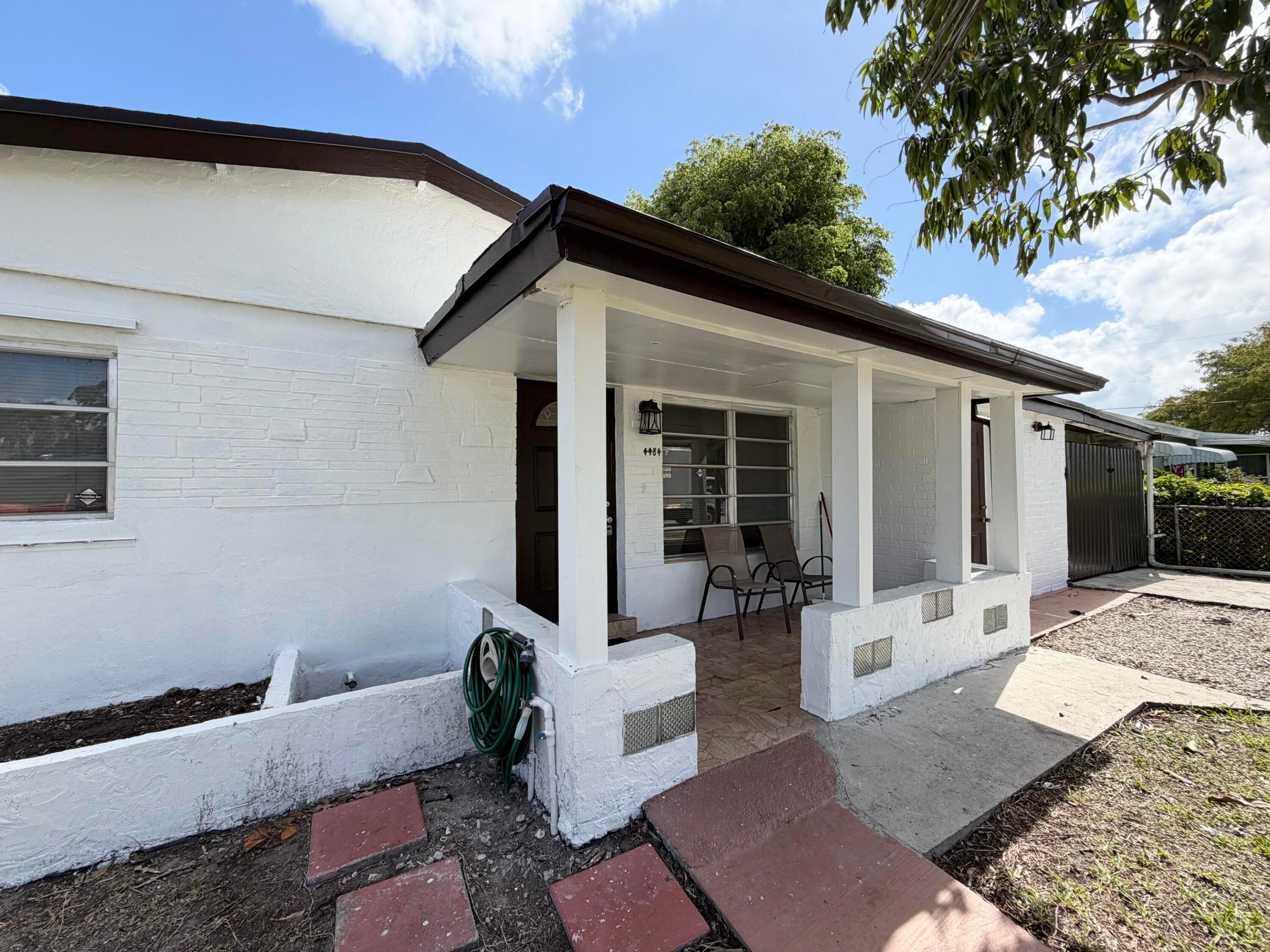 PLAYLAND ISLES - Residential Lease