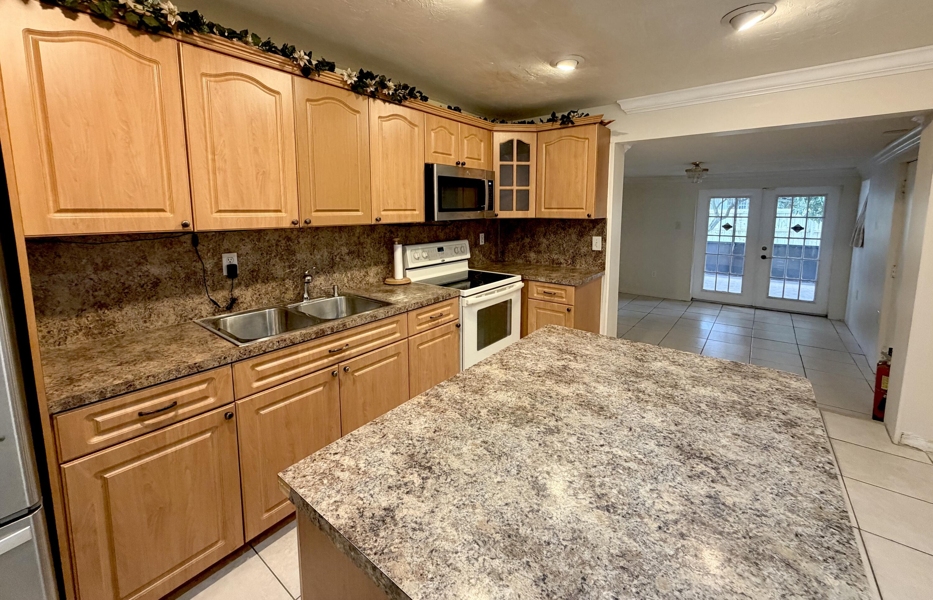 PLAYLAND ISLES - Residential Lease